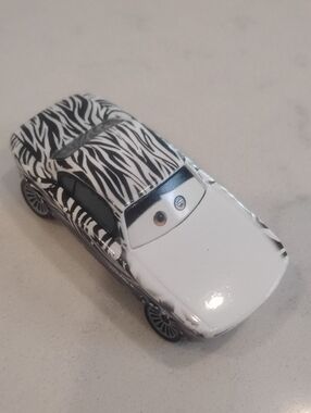 Pixar Cars Kay Pillar-Durev Die-cast